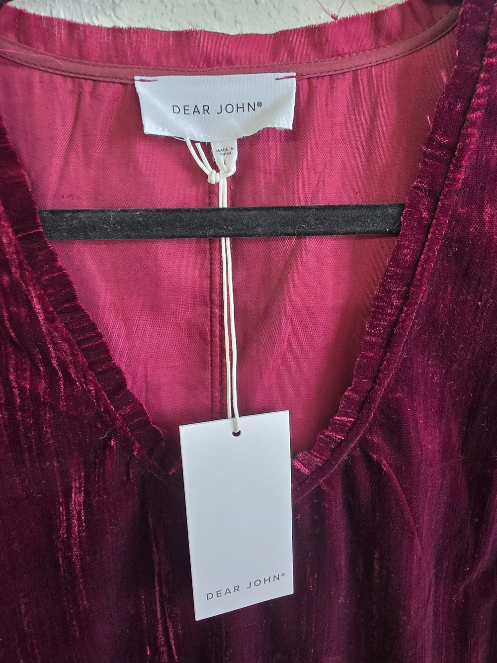 Dear John NWT L Burgundy Velvet V Neck Cap Sleeve Blouse Top Holiday - Picture 5 of 7